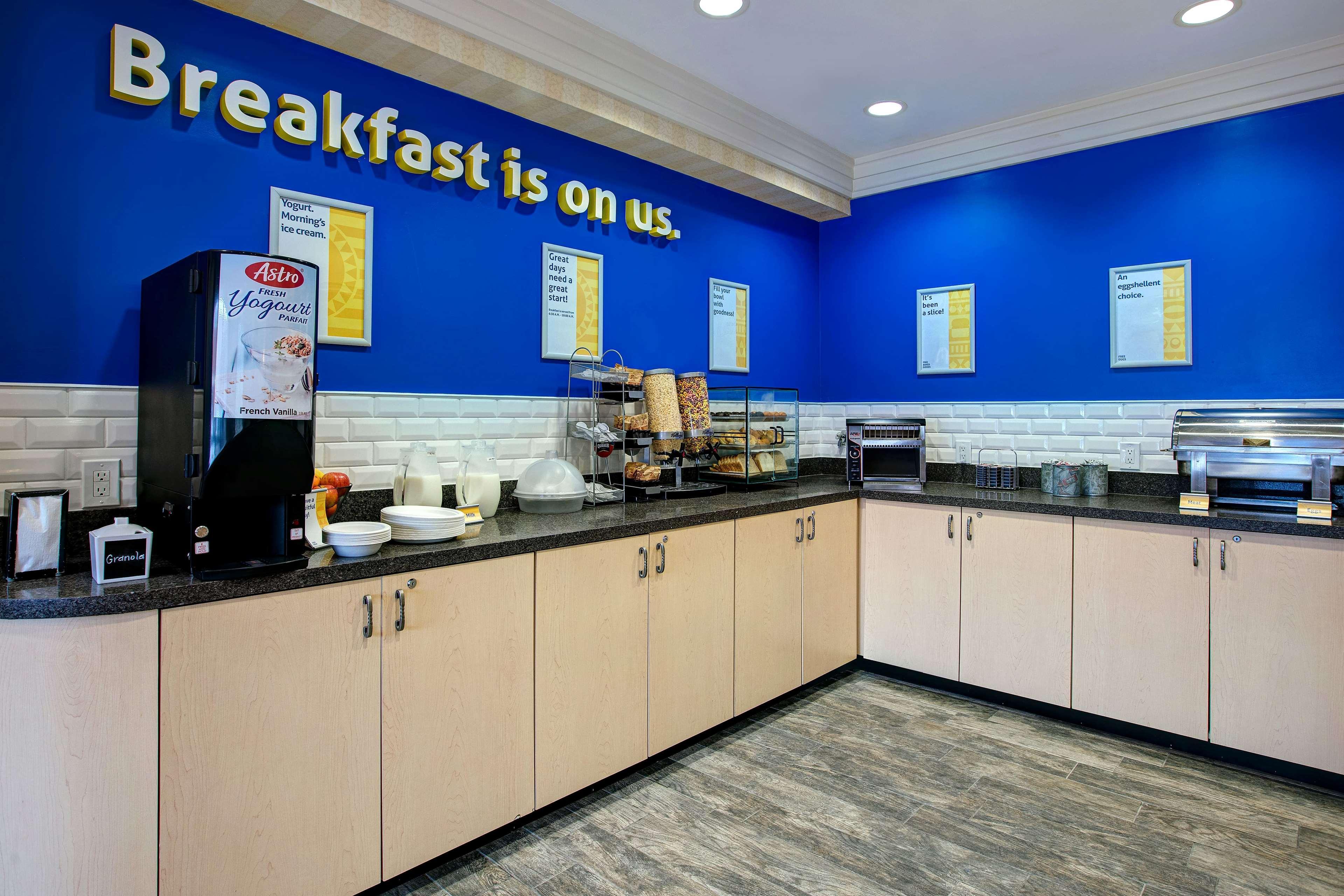 Days Inn & Suites By Wyndham Collingwood Luaran gambar